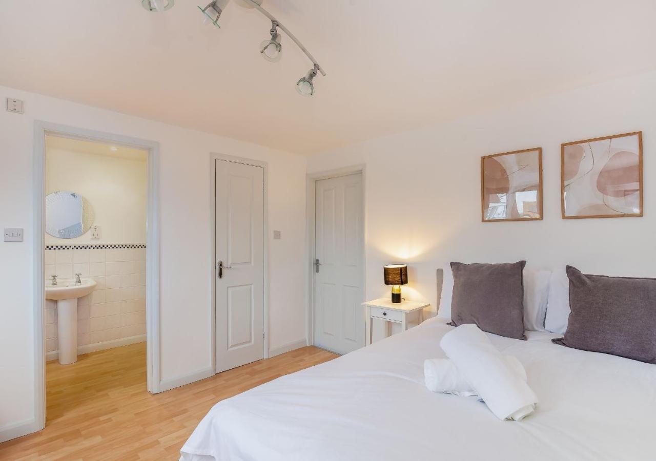 Casa de Férias Spacious 3 Bed House With Large Garden In Aynho! *